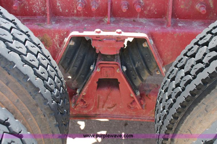 image for item K8811 2001 Sterling L9500 truck cab and chassis