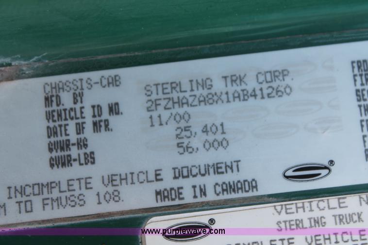 image for item K8811 2001 Sterling L9500 truck cab and chassis