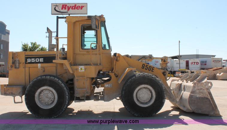 image for item K8813 1989 Caterpillar 950E wheel loader