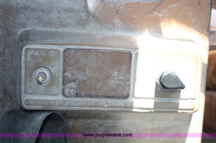 image for item K8813 1989 Caterpillar 950E wheel loader