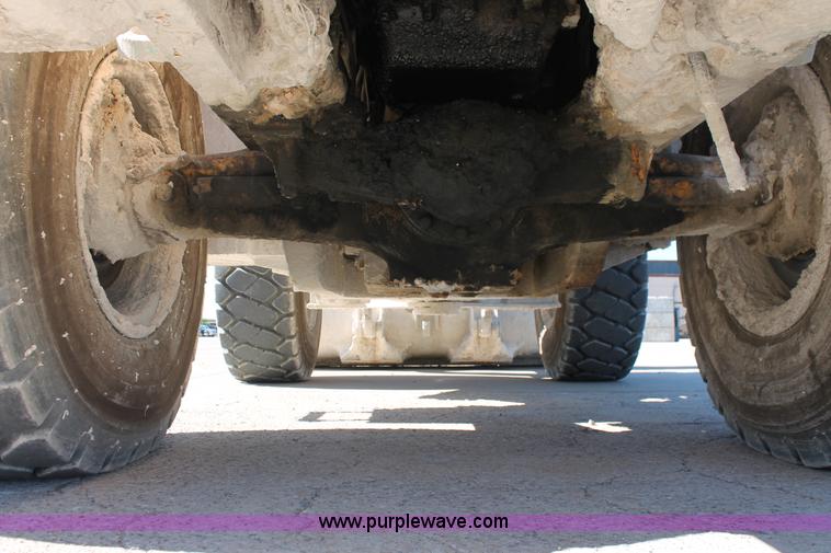 image for item K8813 1989 Caterpillar 950E wheel loader