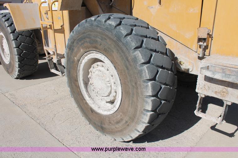 image for item K8813 1989 Caterpillar 950E wheel loader