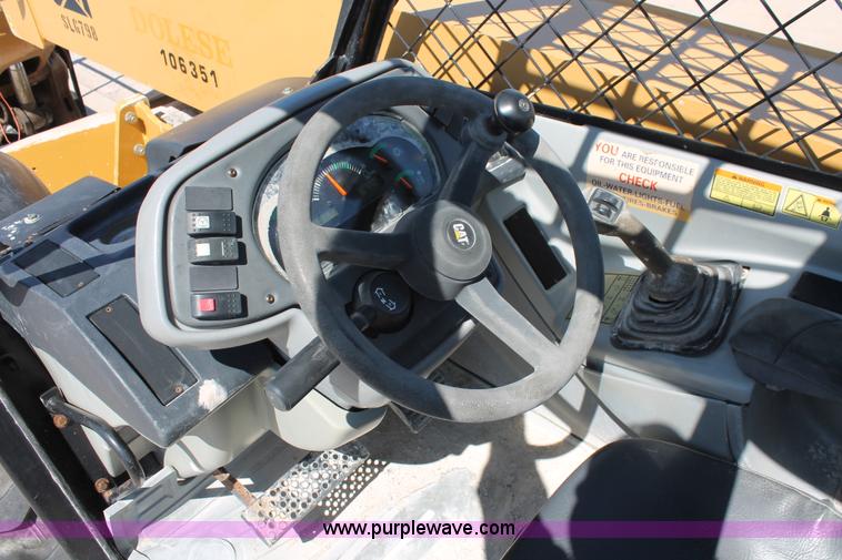 image for item K8815 2005 Caterpillar TH560B telehandler