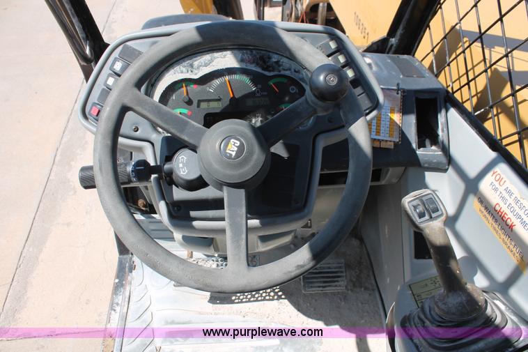 image for item K8815 2005 Caterpillar TH560B telehandler