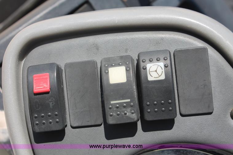 image for item K8815 2005 Caterpillar TH560B telehandler