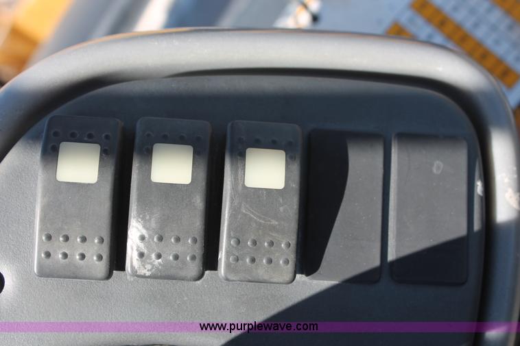 image for item K8815 2005 Caterpillar TH560B telehandler