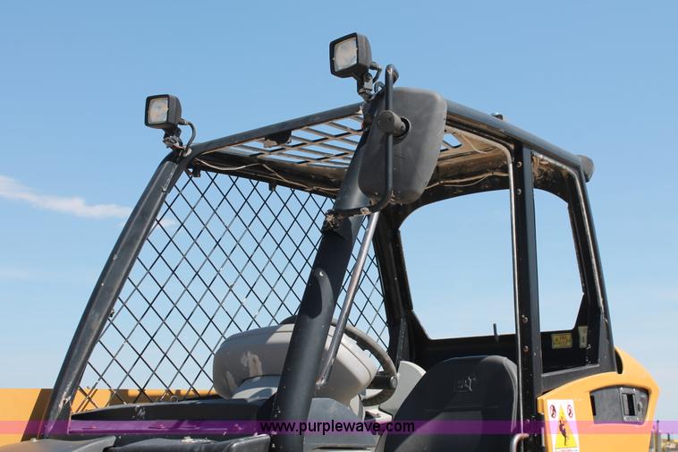 image for item K8815 2005 Caterpillar TH560B telehandler