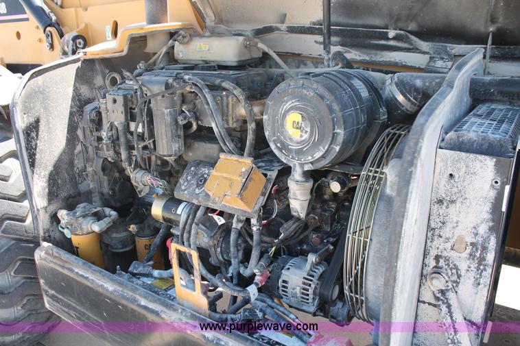 image for item K8815 2005 Caterpillar TH560B telehandler