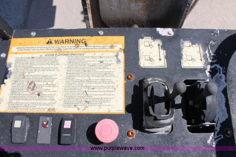 image for item K8815 2005 Caterpillar TH560B telehandler