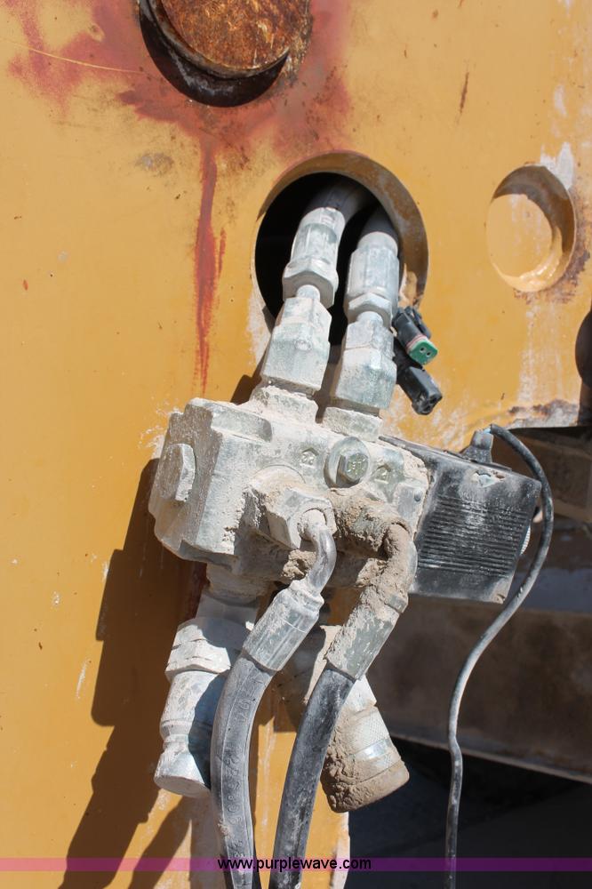 image for item K8815 2005 Caterpillar TH560B telehandler