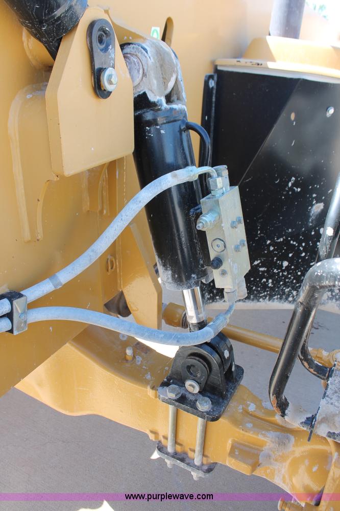 image for item K8815 2005 Caterpillar TH560B telehandler