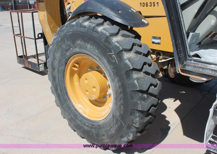 image for item K8815 2005 Caterpillar TH560B telehandler