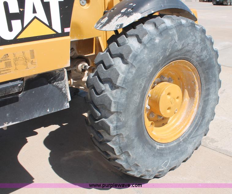 image for item K8815 2005 Caterpillar TH560B telehandler