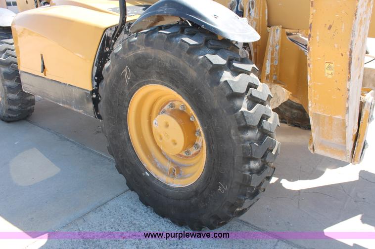 image for item K8815 2005 Caterpillar TH560B telehandler