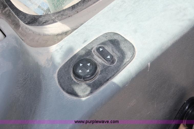 image for item K8816 2002 International 4300 truck cab and chassis