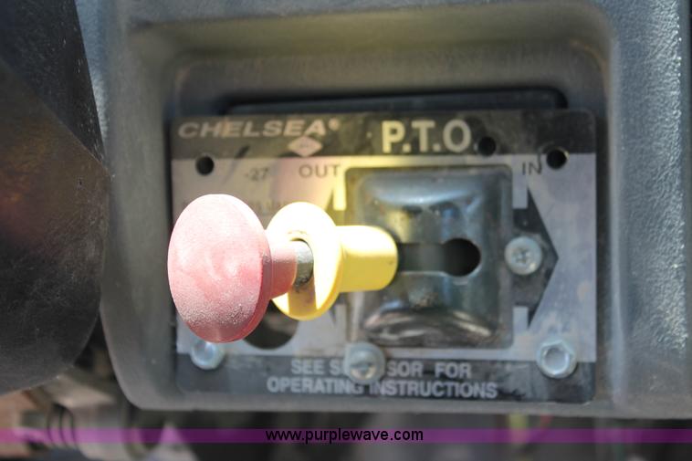 image for item K8816 2002 International 4300 truck cab and chassis