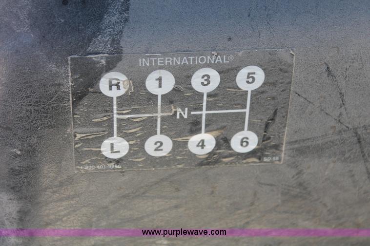 image for item K8816 2002 International 4300 truck cab and chassis