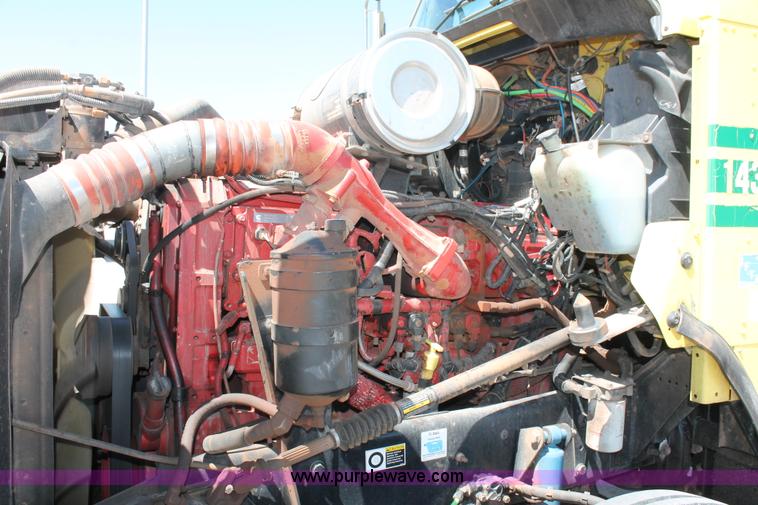 image for item K8817 2007 Kenworth T800 semi truck