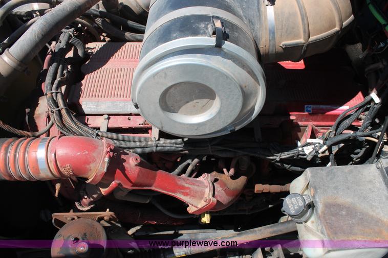 image for item K8817 2007 Kenworth T800 semi truck