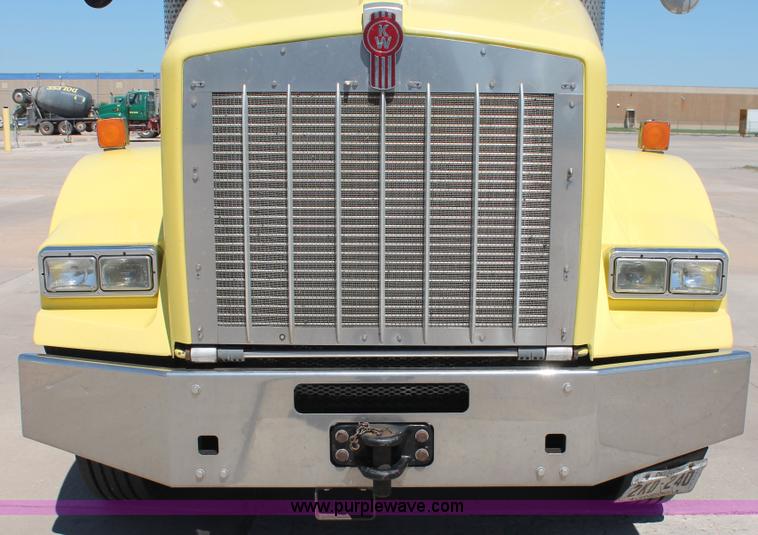 image for item K8817 2007 Kenworth T800 semi truck