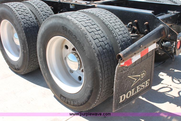 image for item K8817 2007 Kenworth T800 semi truck