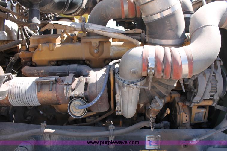 image for item K8818 1999 Kenworth T800 semi truck