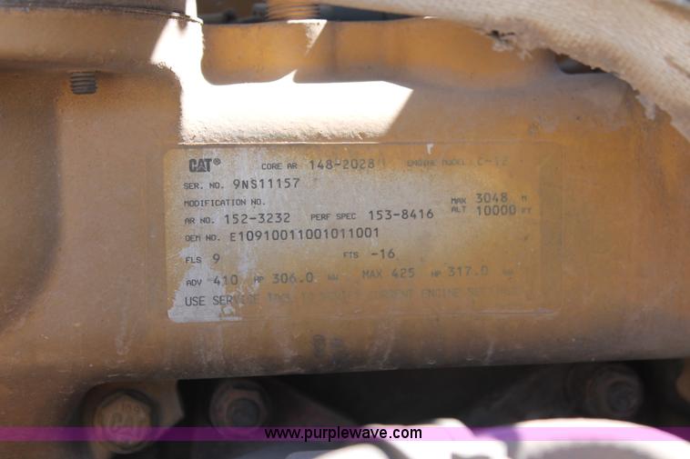 image for item K8818 1999 Kenworth T800 semi truck