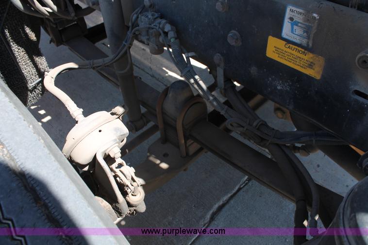 image for item K8818 1999 Kenworth T800 semi truck