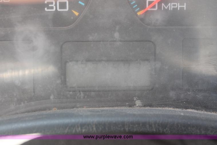 image for item K8819 2002 International 4300 truck chassis