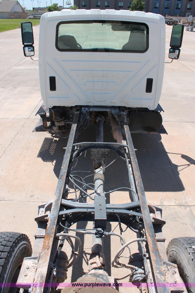 image for item K8819 2002 International 4300 truck chassis