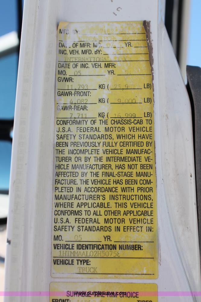 image for item K8819 2002 International 4300 truck chassis
