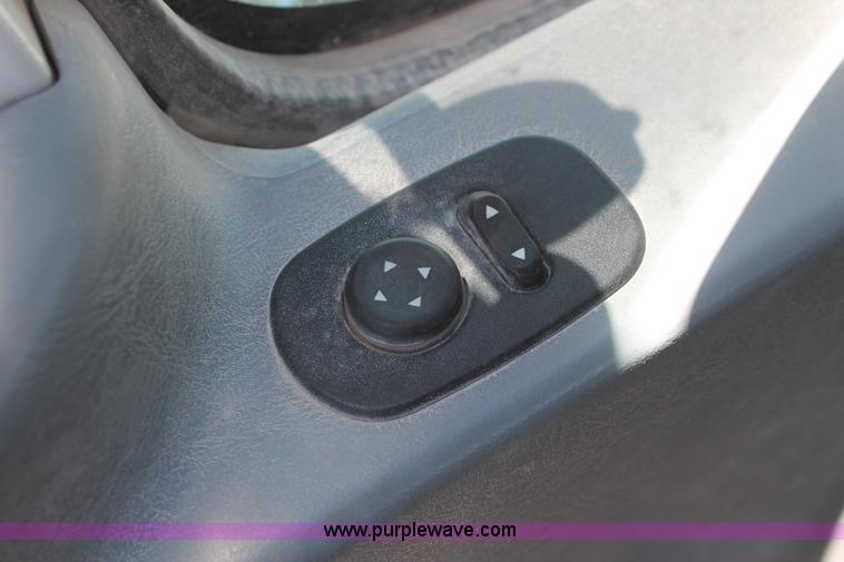 image for item K8819 2002 International 4300 truck chassis