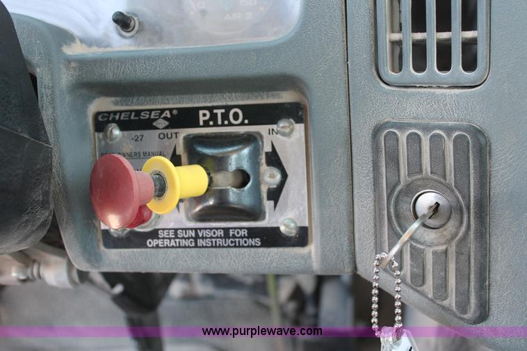 image for item K8819 2002 International 4300 truck chassis