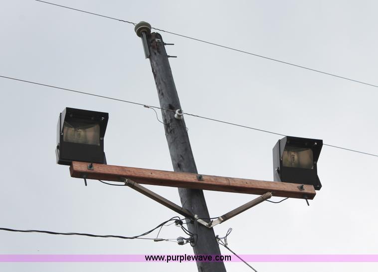 image for item K8840 (8) Hubbell pulse start metal halide exterior lights