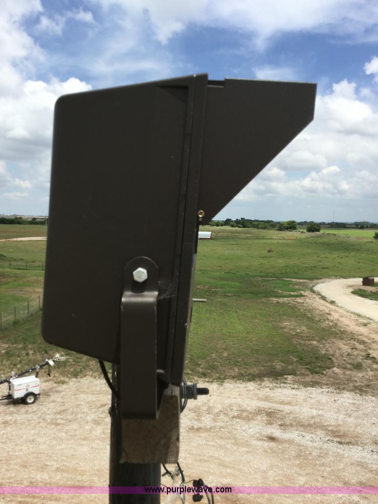 image for item K8840 (8) Hubbell pulse start metal halide exterior lights