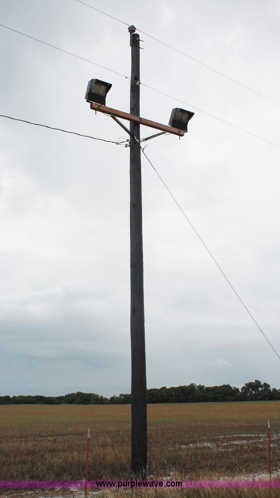 image for item K8840 (8) Hubbell pulse start metal halide exterior lights