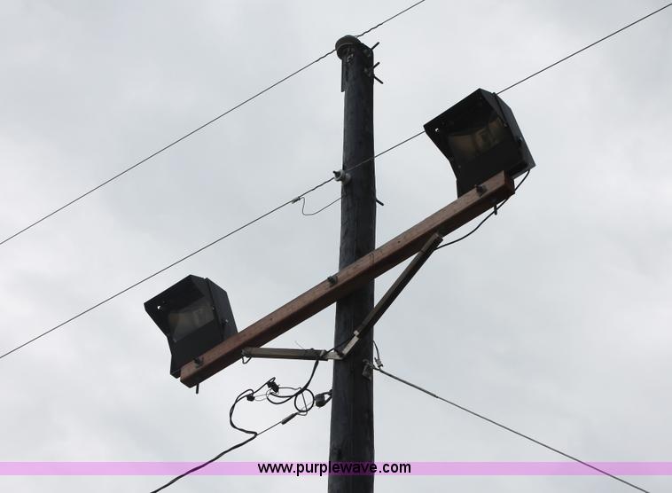 image for item K8840 (8) Hubbell pulse start metal halide exterior lights