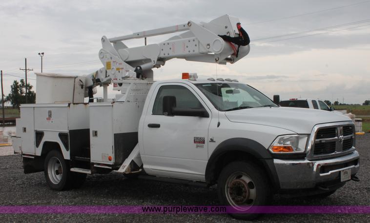image for item K8847 2012 Dodge Ram 5500 HD bucket truck