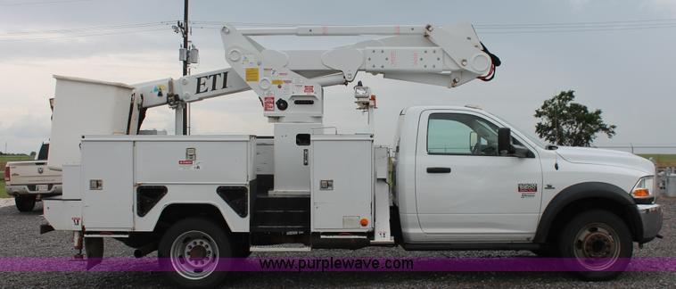 image for item K8847 2012 Dodge Ram 5500 HD bucket truck