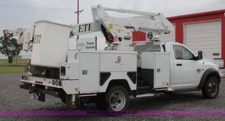 image for item K8847 2012 Dodge Ram 5500 HD bucket truck
