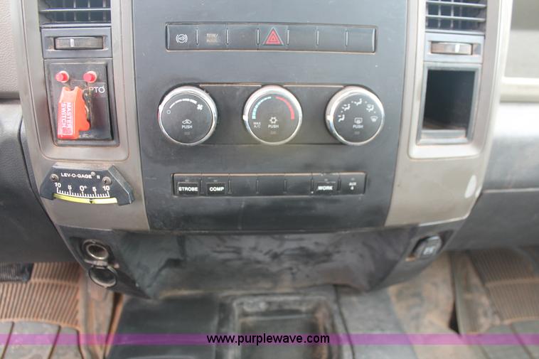 image for item K8847 2012 Dodge Ram 5500 HD bucket truck