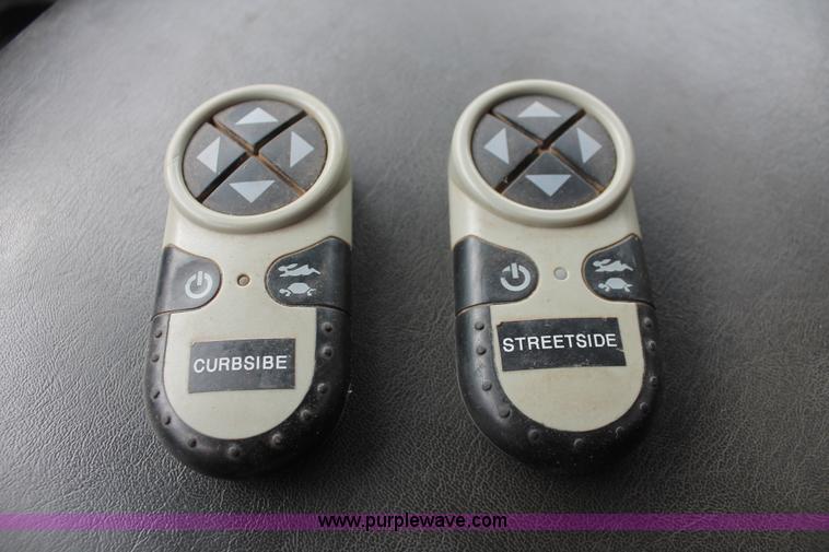 image for item K8847 2012 Dodge Ram 5500 HD bucket truck