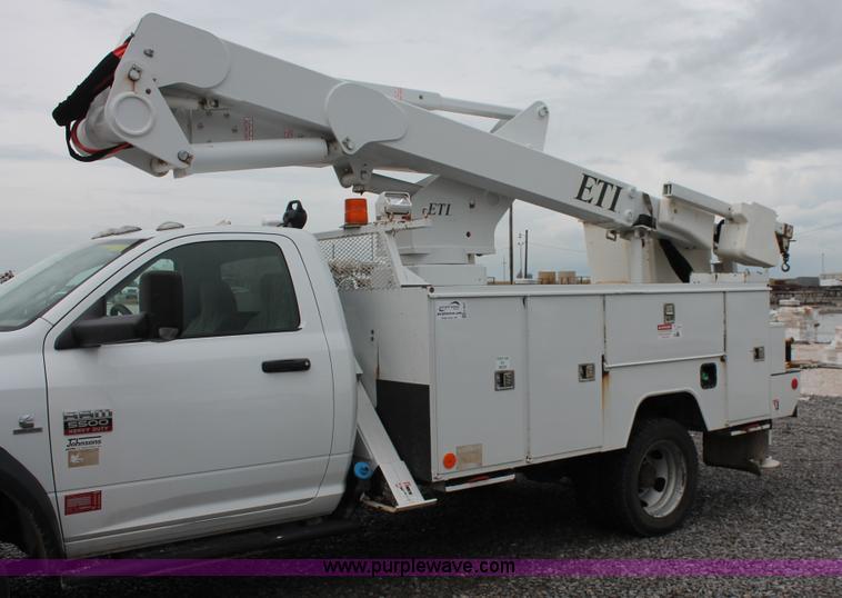 image for item K8847 2012 Dodge Ram 5500 HD bucket truck