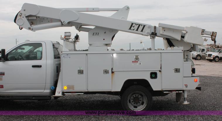 image for item K8847 2012 Dodge Ram 5500 HD bucket truck