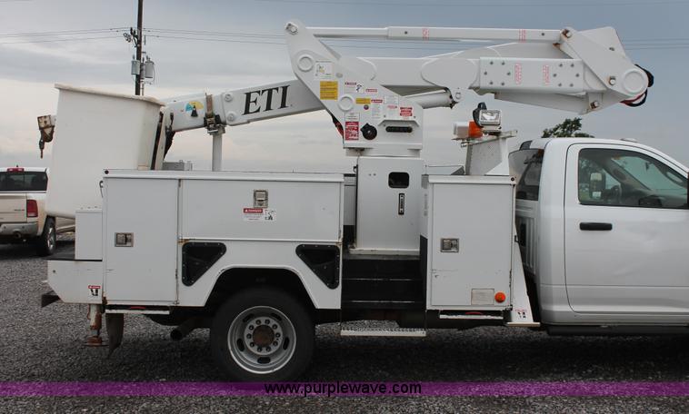 image for item K8847 2012 Dodge Ram 5500 HD bucket truck