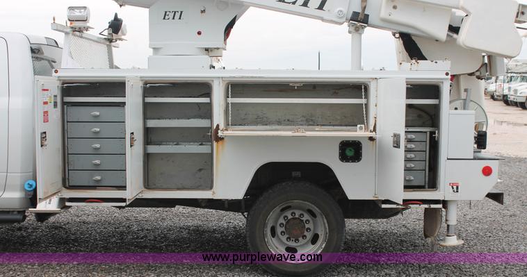 image for item K8847 2012 Dodge Ram 5500 HD bucket truck