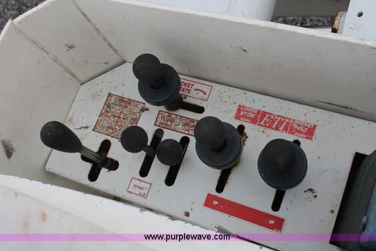 image for item K8847 2012 Dodge Ram 5500 HD bucket truck