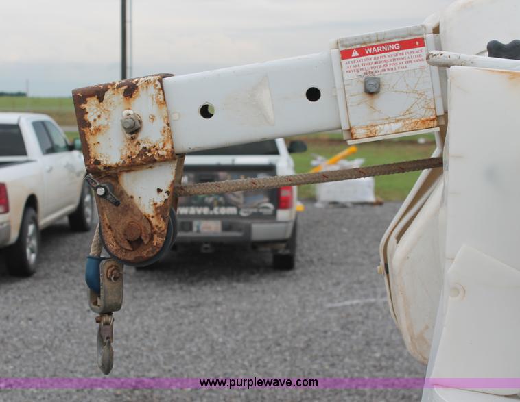 image for item K8847 2012 Dodge Ram 5500 HD bucket truck