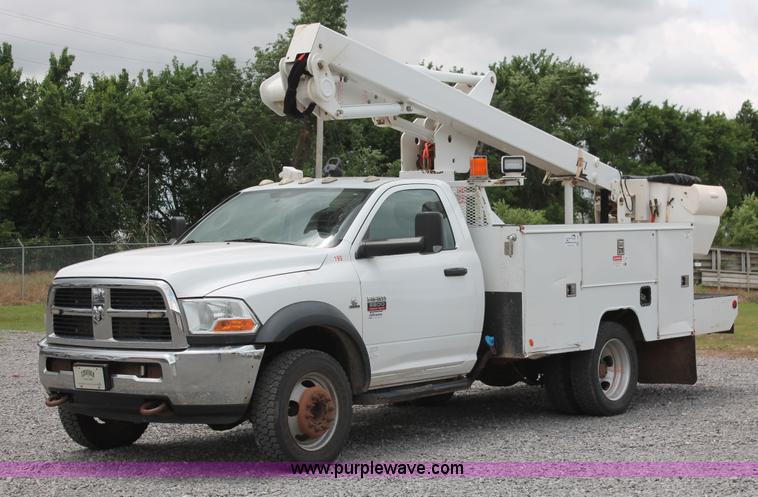 image for item K8848 2011 Dodge Ram 5500 HD bucket truck