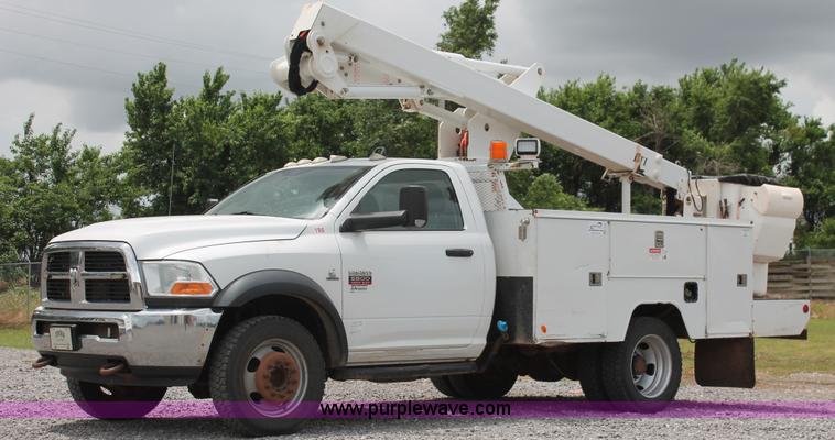 image for item K8848 2011 Dodge Ram 5500 HD bucket truck
